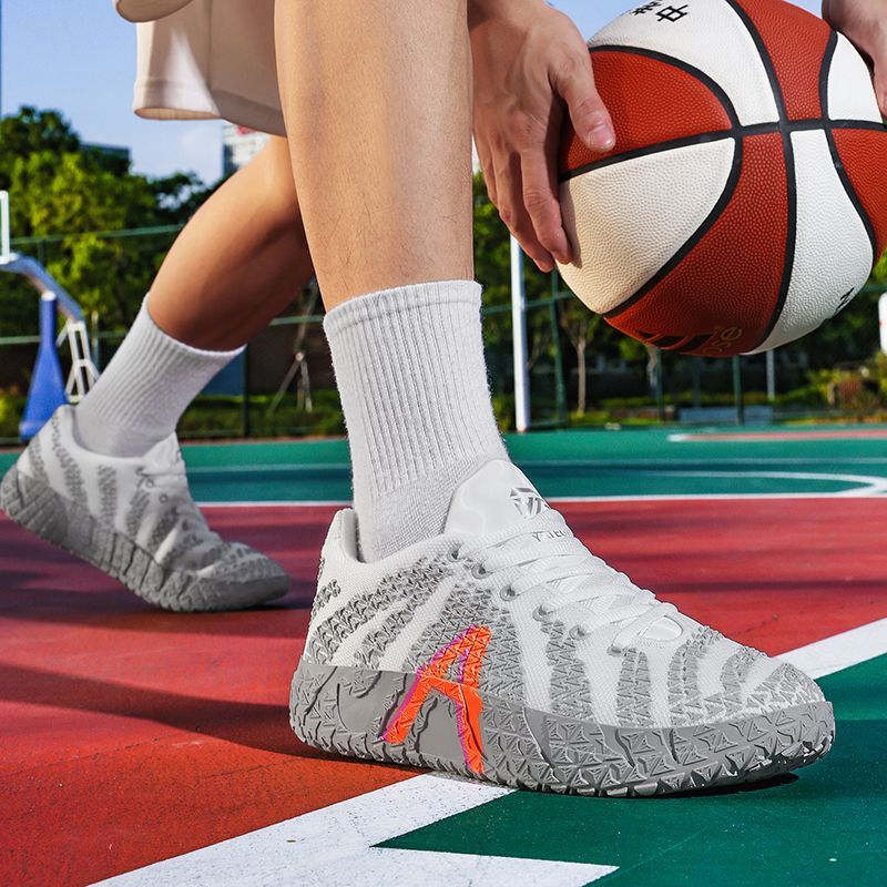 Nieuwe luxe basketbalsneakers  - Luxury Lifestyle Training recensie en prijs
