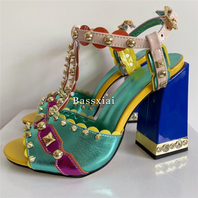 Luxury Rivet T-Strap Sandals W - Luxury Lifestyle Shoes recensie en prijs