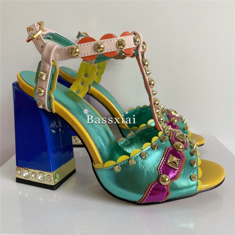Luxury Rivet T-Strap Sandals W - Luxury Lifestyle Shoes recensie en prijs